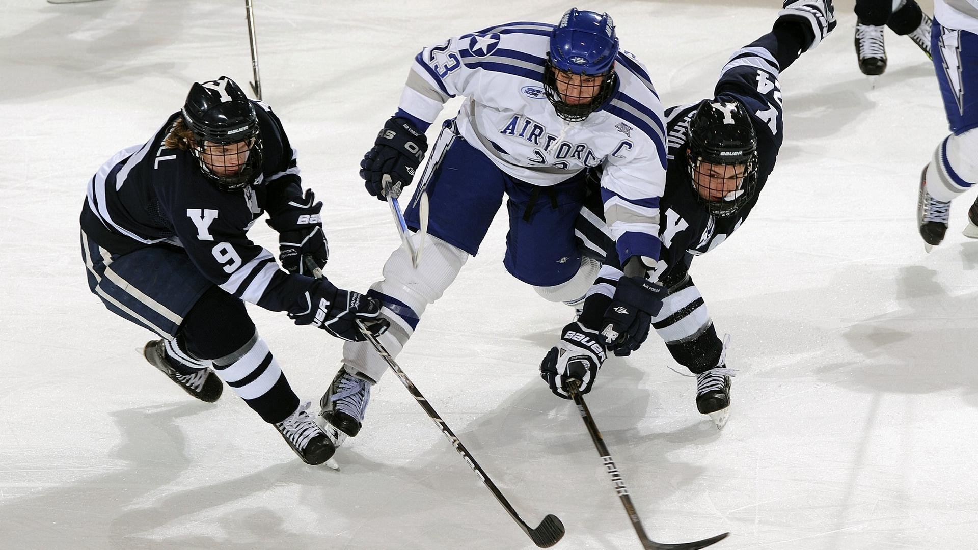 搏击台上火力全开战况激烈，搏击比赛现场精彩讲解