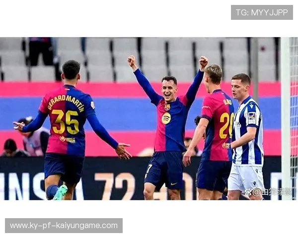 德容与卡萨多的黄牌危机，德容在巴萨打什么位置